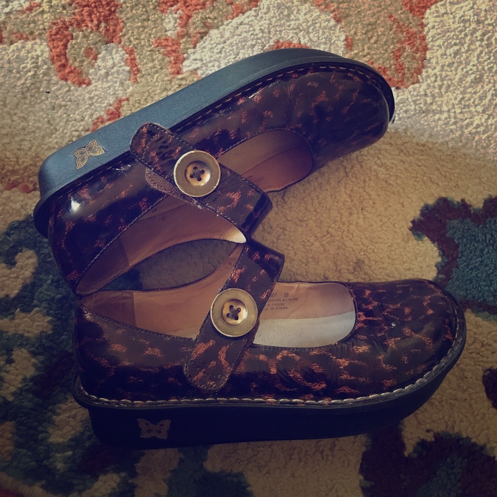 Algeria Shoes